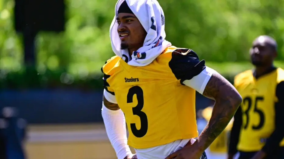 WATCH: Steelers Defensive Backs Work Out Together Ahead of Training Camp