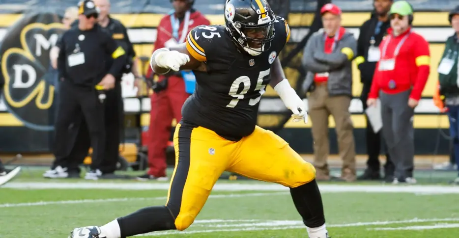 Steelers, DT Keeanu Benton working toward contract extension
