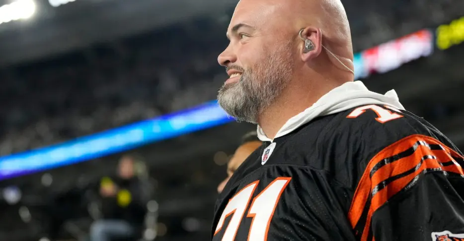 Andrew Whitworth weighs in on if the Bengals are doing enough for Joe Burrow