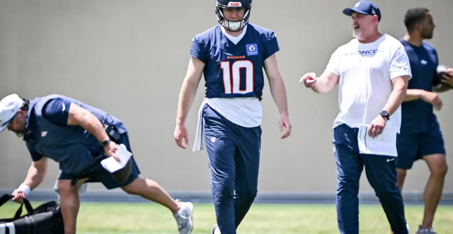 Bo Nix is back