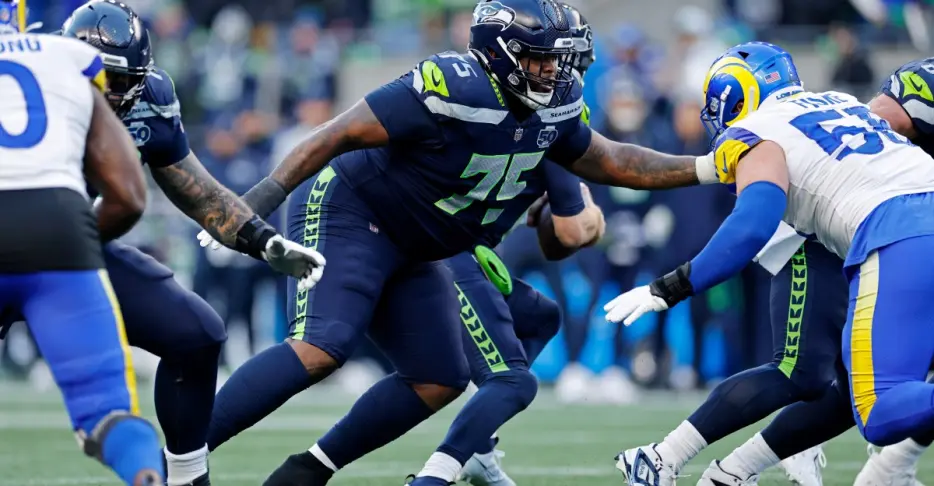 Seahawks OTAs news: Anthony Bradford leaves practice early with minor knee injury
