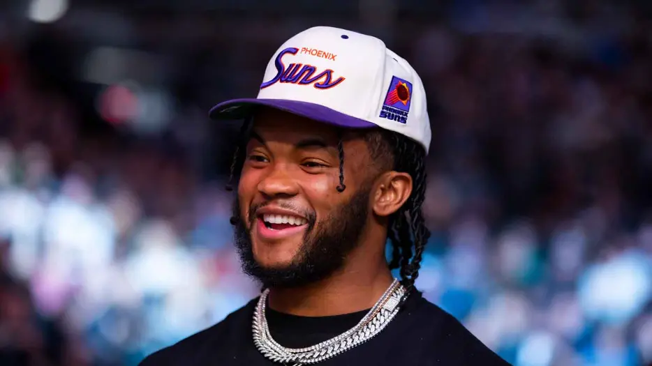 Vikings’ Kyler Murray catches wild stray at Jalen Brunson lookalike contest