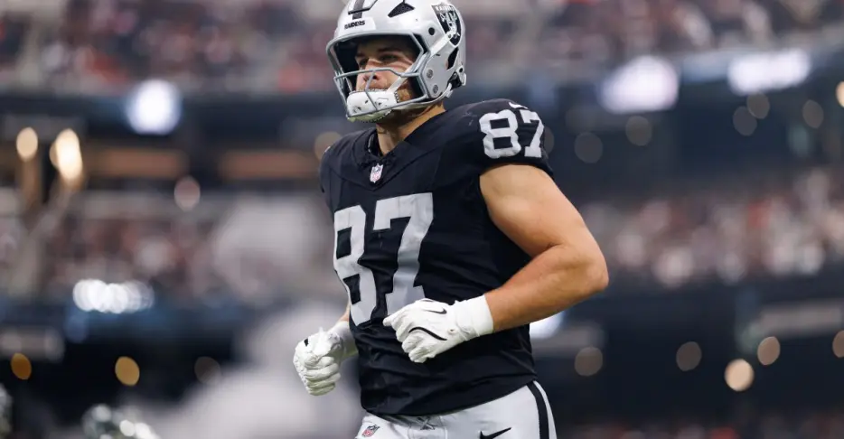 Raiders roster: 2026 is a big season for Michael Mayer