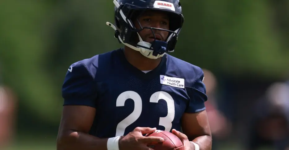 Training Camp Battle: RB3: Roschon Johnson vs Brittain Brown