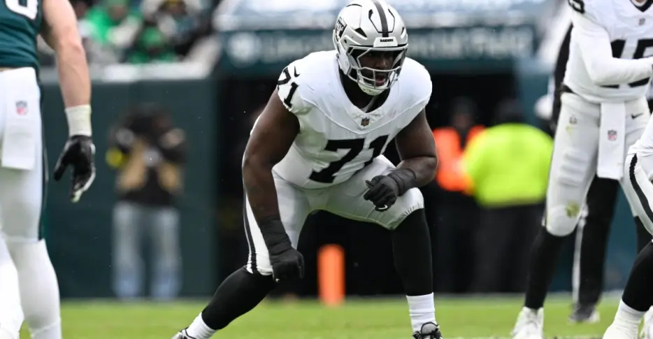 Las Vegas Raiders Mailbag: Could DJ Glaze improve similarly to Kolton Miller?
