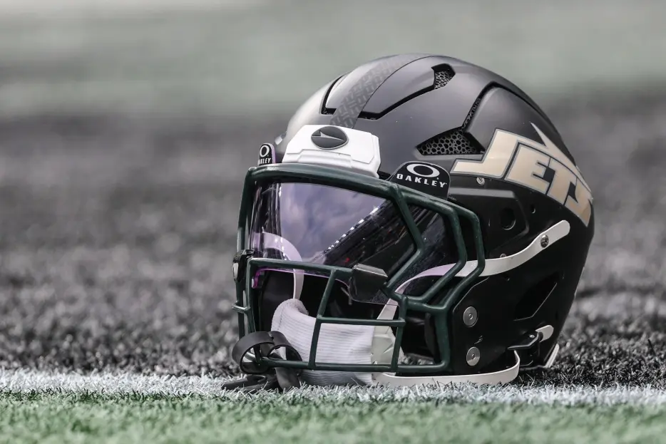AFC Notes: Minkah Fitzpatrick, Mac Jones, Jets Roster Predictions, Patriots
