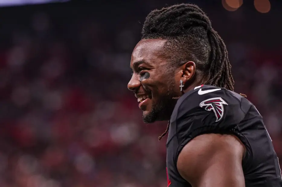 Ongoing Talks Between Falcons &amp; RB Bijan Robinson
