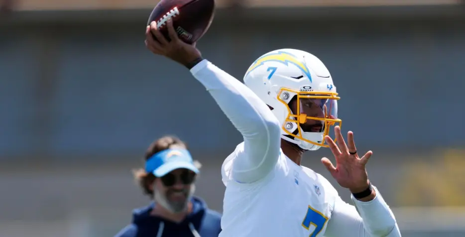 Los Angeles Chargers 90-in-90: QB Uiagaleilei