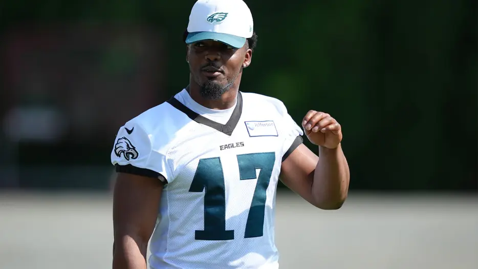 Raiders’ $36 million signing gets cryptic update amid minicamp absence