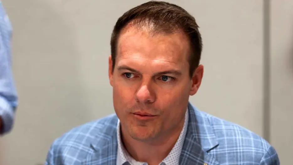 Kevin O’Connell declares Vikings QB competition is far from over