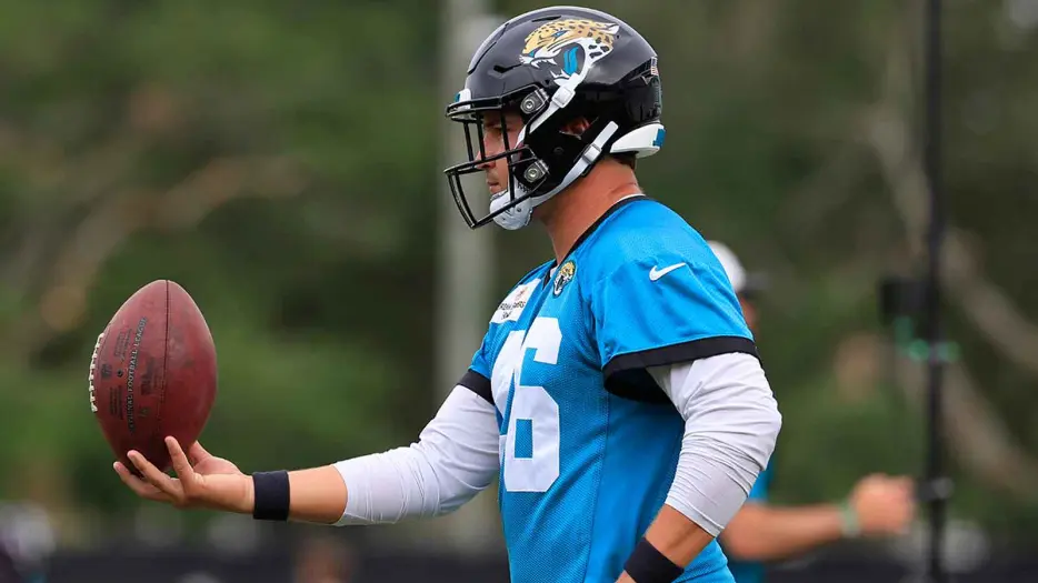 Jaguars give 3-time Pro Bowler record-breaking contract