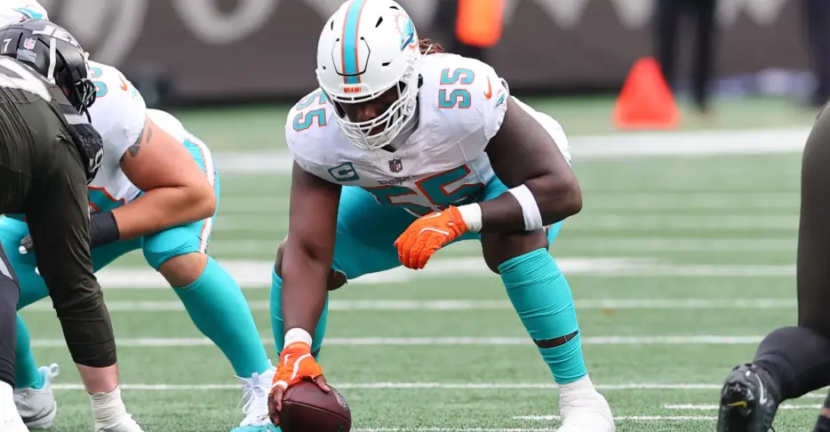 Aaron Brewer cracks top-10 of interior offensive linemen ranking