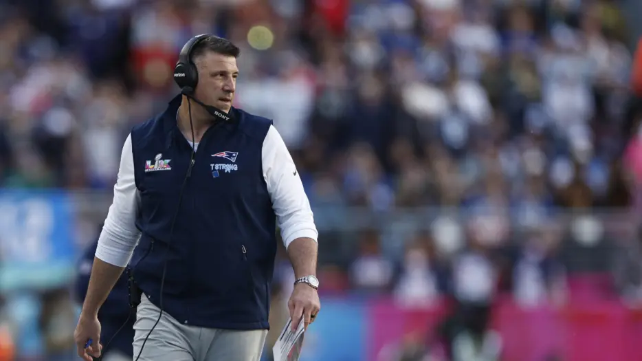 On Kalshi, Mike Vrabel's chance of being Patriots coach as of Week 1 is down to 64 percent