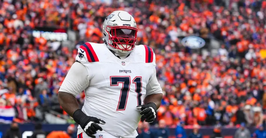What reworked Mike Onwenu contract means for the Patriots
