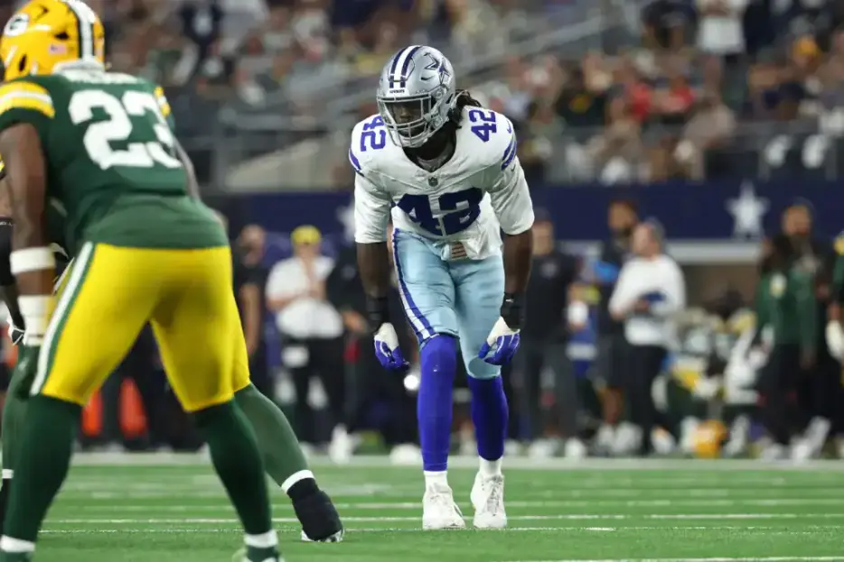 Not re-signing Jadeveon Clowney is a mistake by the Cowboys