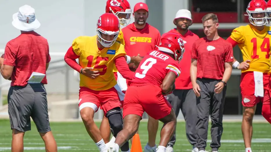 Andy Reid teases Patrick Mahomes’ Chiefs training camp injury status after contract extension
