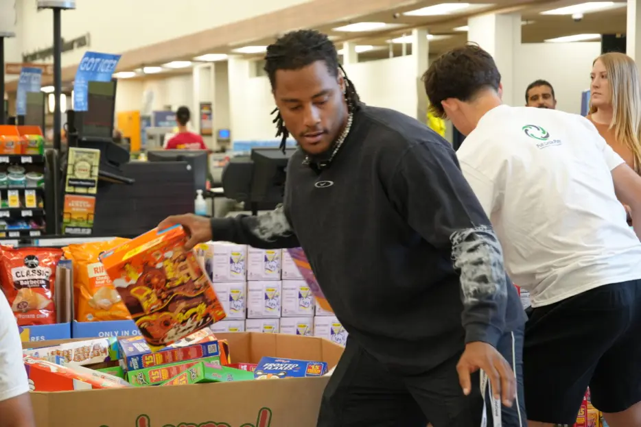 Denver Broncos’ Nik Bonitto helping tackle hunger