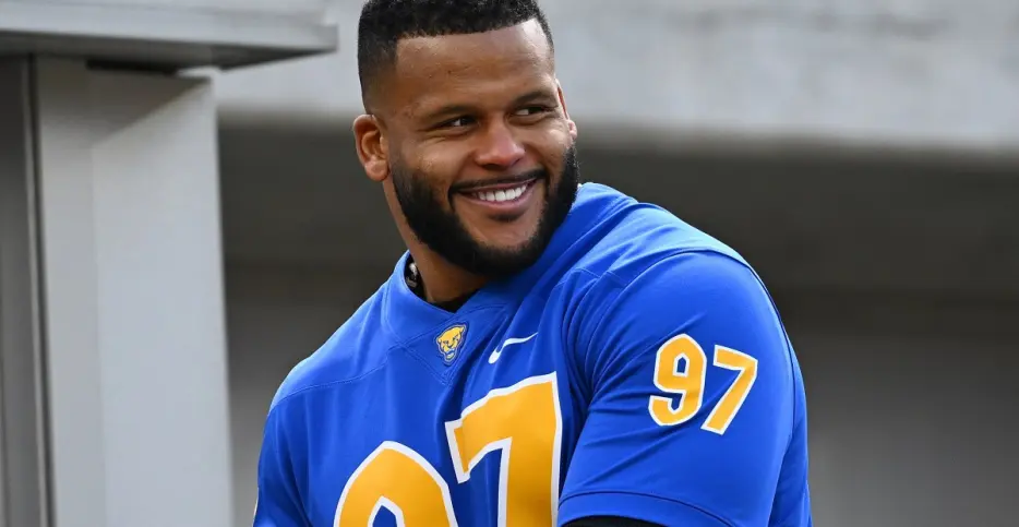 Aaron Donald supports Chris Johnson with ALS ice bucket challenge