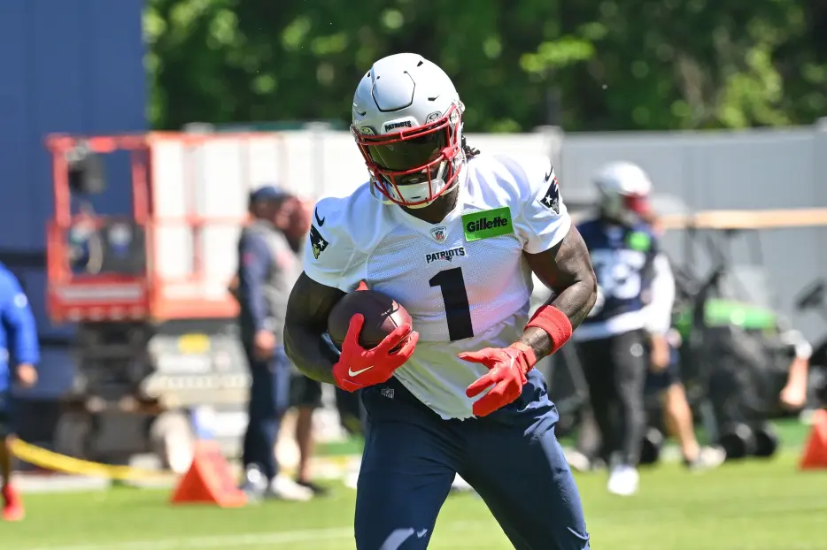 As an Eagles Fanbase, We’ve Got To Work on Not Taking A.J. Brown’s Troll Bait
