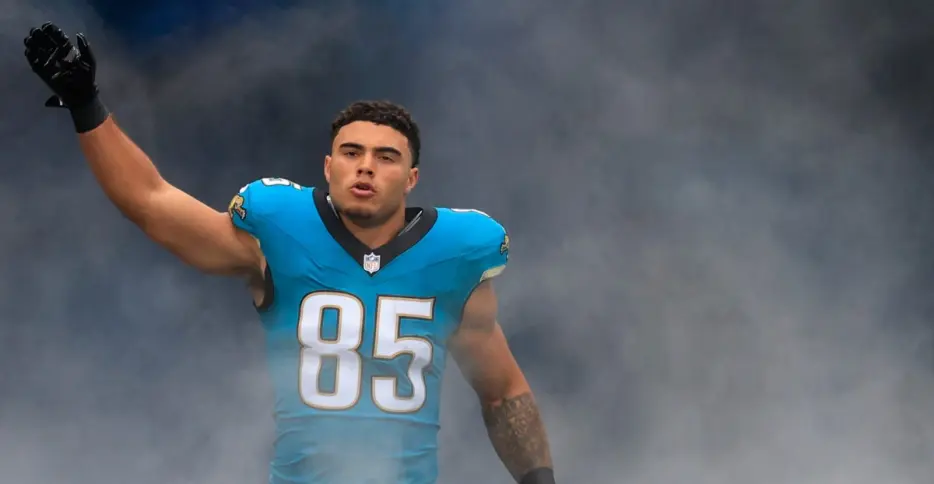 Jaguars, Strange Agree To Contract Extension