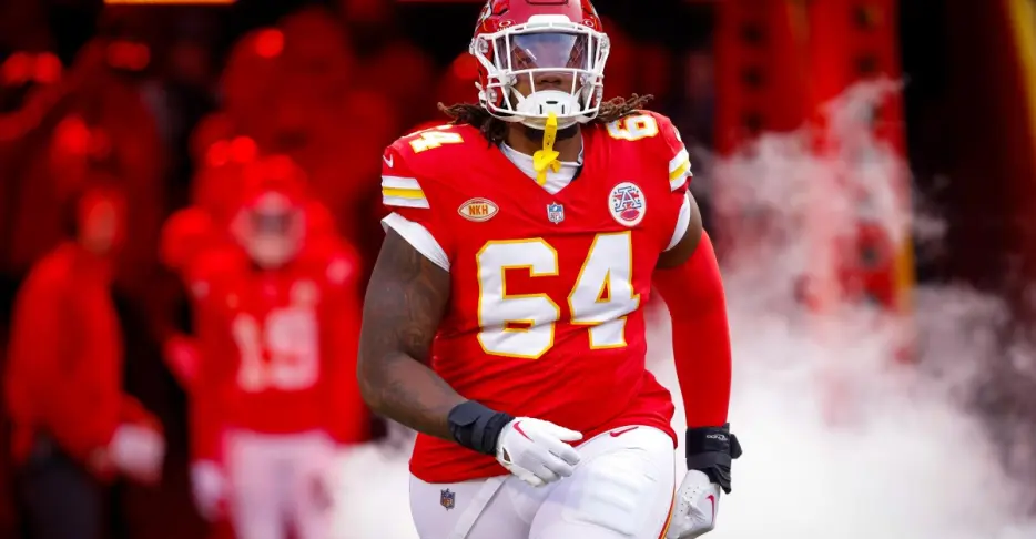 Falcons trade for Wanya Morris, lose Storm Norton for the season
