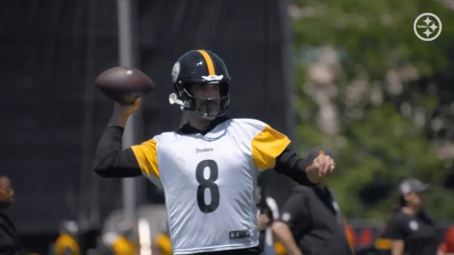‘Still Has All The Juice’: Teammates Rave About Aaron Rodgers’ Arm Talent
