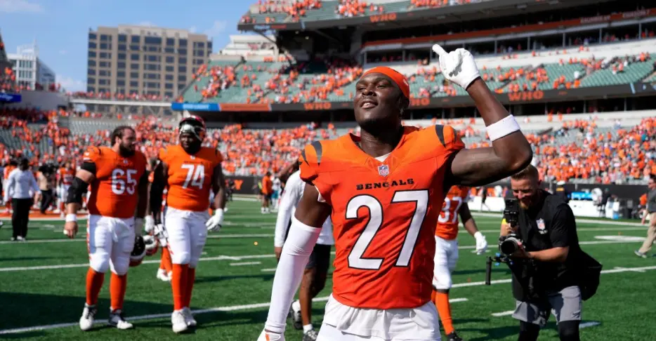 Bengals News (6/12): Jordan Battle’s ride with Blue Angels
