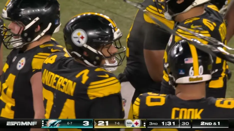 Former Steelers Believe Spencer Anderson In ‘Pole Position’ To Start, Explain How Gennings Dunker Can Win