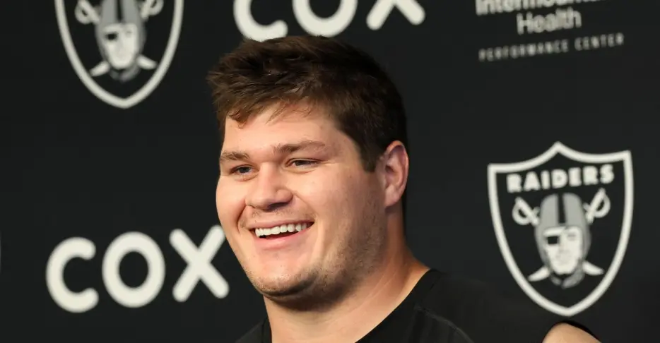 Tyler Linderbaum voted 8th best IOL in the NFL