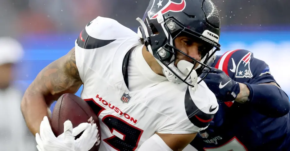 A couple of the 49ers’ offseason acquisitions left practice with injuries