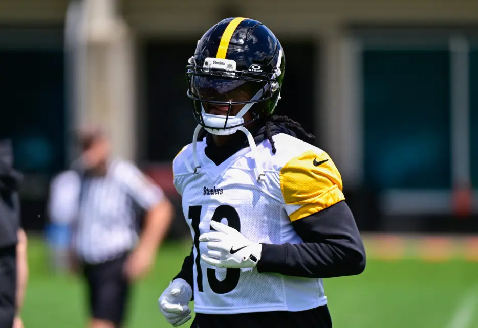 Rico Dowdle Joins Steelers with Huge Chip on His Shoulder