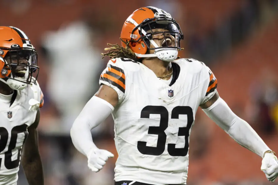 Browns S Ronnie Hickman Signs Second-Round RFA Tender