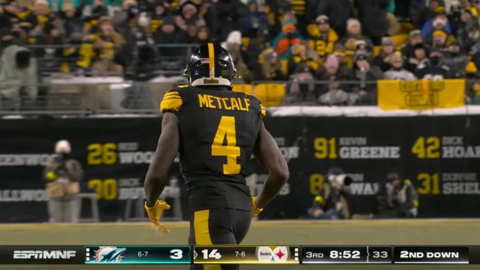 Hall Of Fame WR Cris Carter Gives DK Metcalf ‘Advice’ On How To Improve Upon Two Major ‘Weaknesses’