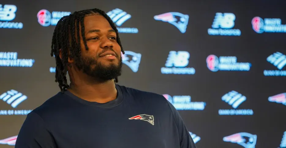 Contract details for Patriots draft pick Dametrious Crownover