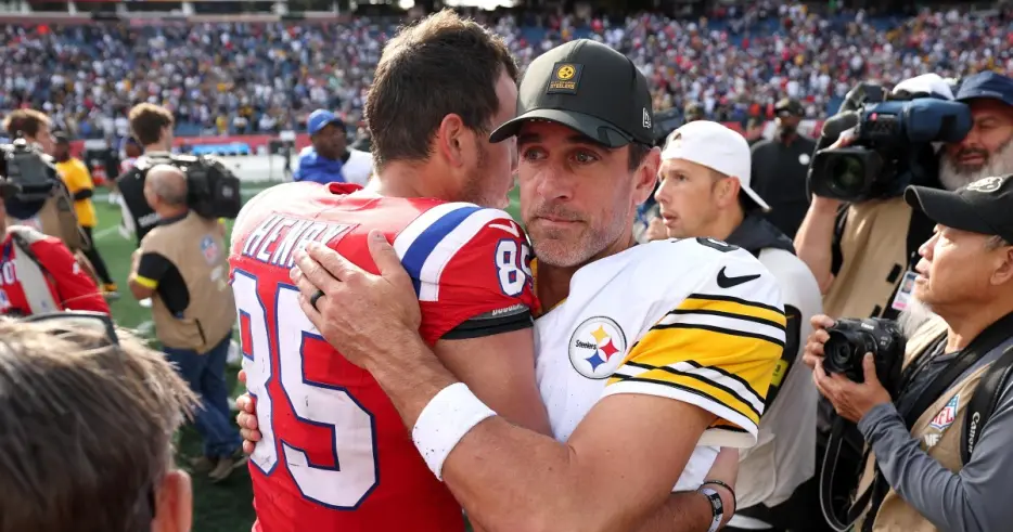 Patriots’ Week 2 opponent makes big quarterback signing