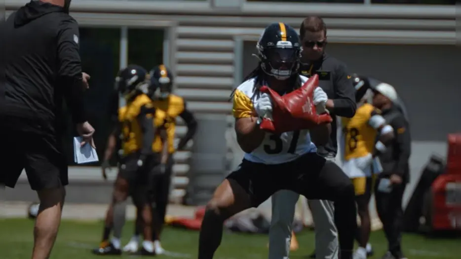 Fifth-Round FB Riley Nowakowski Could Play ‘As Much As Any’ Steelers Rookie, Dulac Says