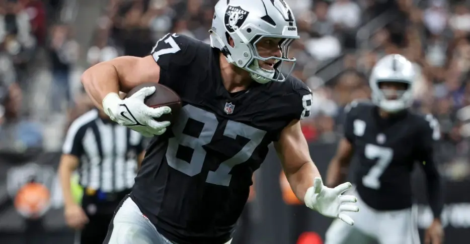 How tight end Michael Mayer fits, helps Klint Kubiak’s Raiders’ offense