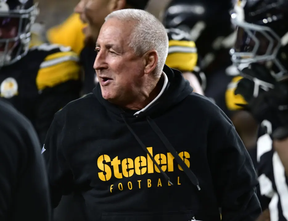 Former Steelers ST Coordinator Danny Smith Gives Iconic Intro With Bucs