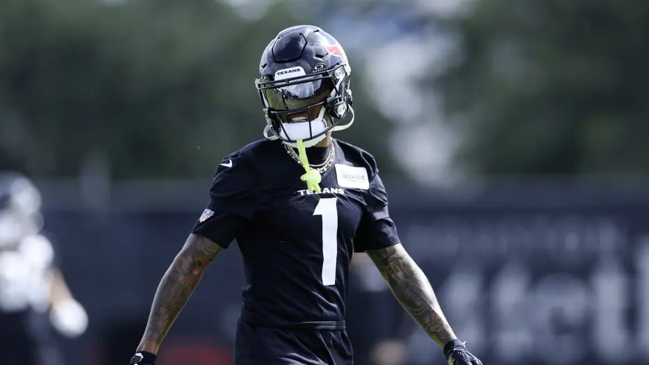 Texans WR Tank Dell sees "light at the end of the tunnel" in recovery from 2024 knee injury