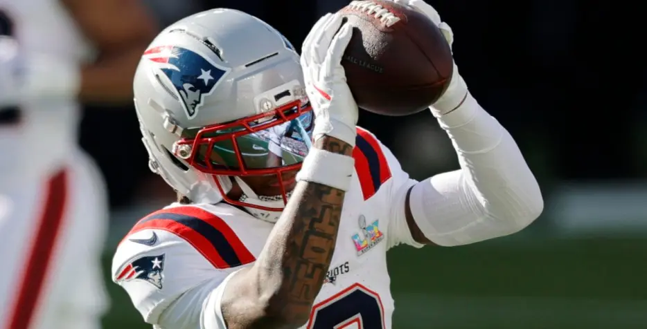 Patriots links 7/10/26: Demario Douglas, small dog with huge fight