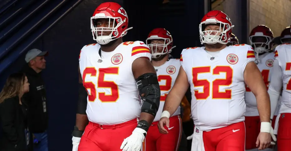 Two Chiefs named top-10 interior offensive linemen by ESPN survey
