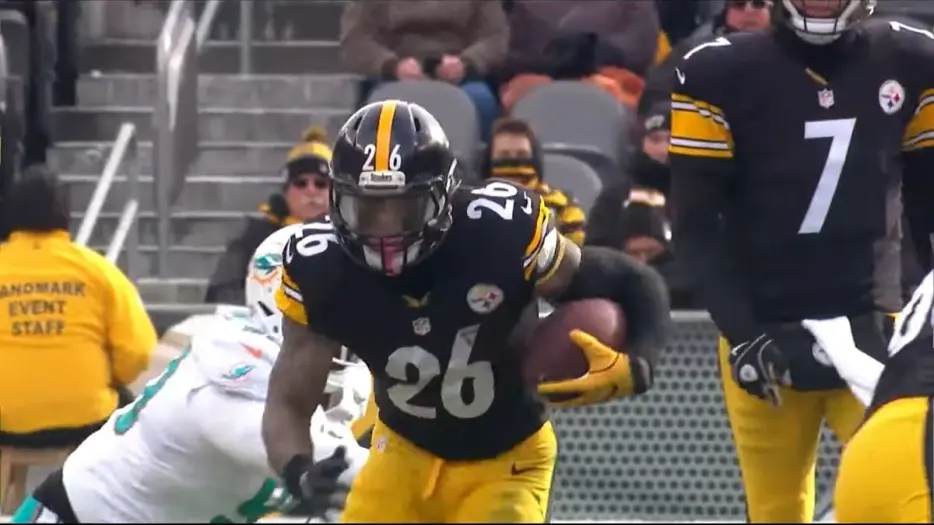 Biggest Steelers Questions: What If Le’Veon Bell Stayed?
