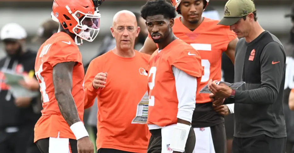 Sunday Dawg Chow: Not another QB training camp battle