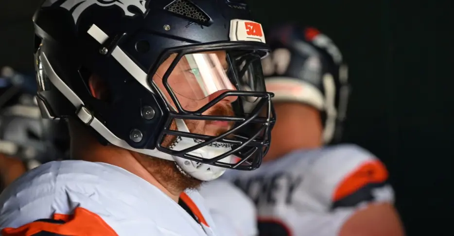 Offensive guard Ben Powers agrees to contract restructure