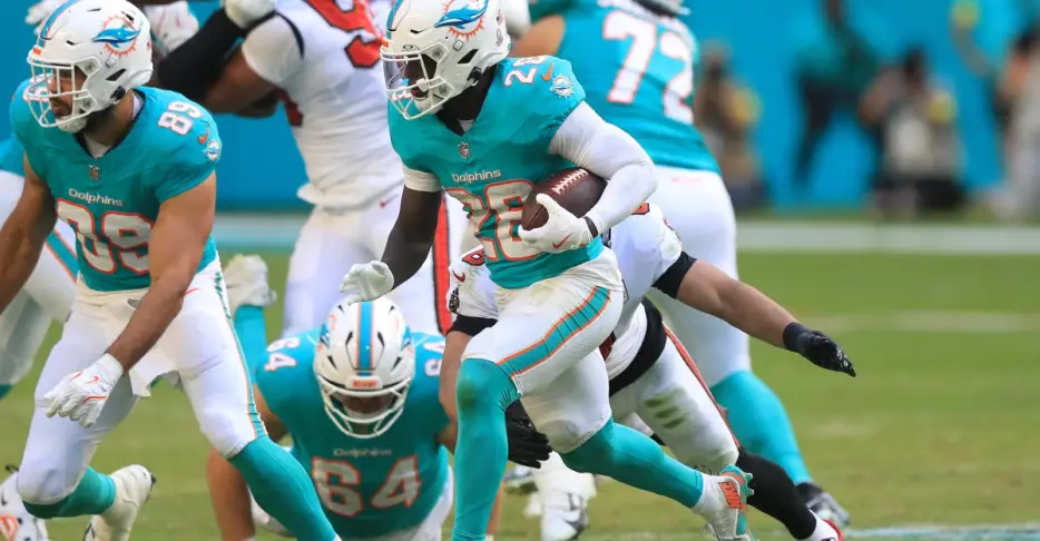Your Take On Achane Joining The Elite 1,000 Yd Rushing And Reciving Club