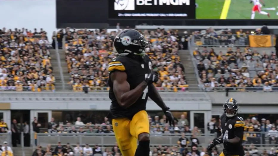 Teammates Debate The Fastest Steeler, Mention Sleeper Name For The Crown 