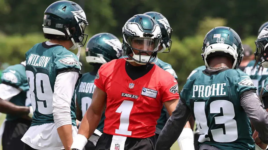 Eagles’ Jalen Hurts completely shuts down contract extension question