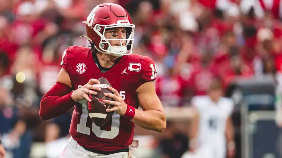 2027 NFL Draft Prospect Looks to Emulate Steelers Legend Terry Bradshaw