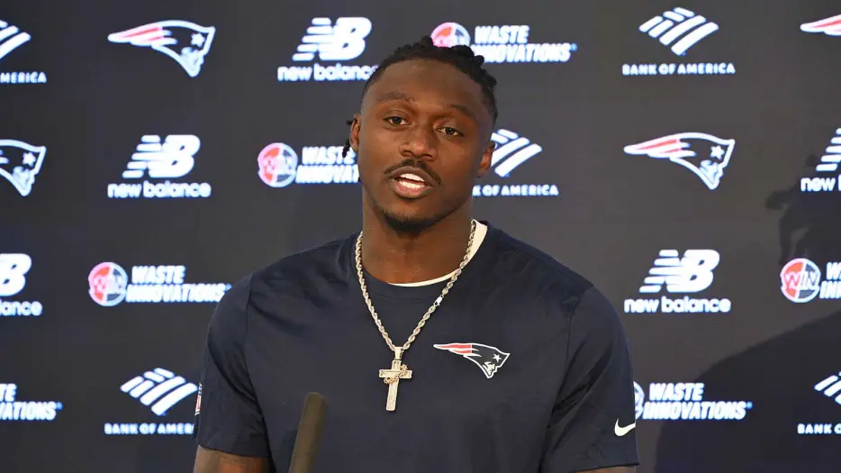 Patriots star A.J. Brown’s ‘down’ year only matched by Puka Nacua, per ESPN Analytics