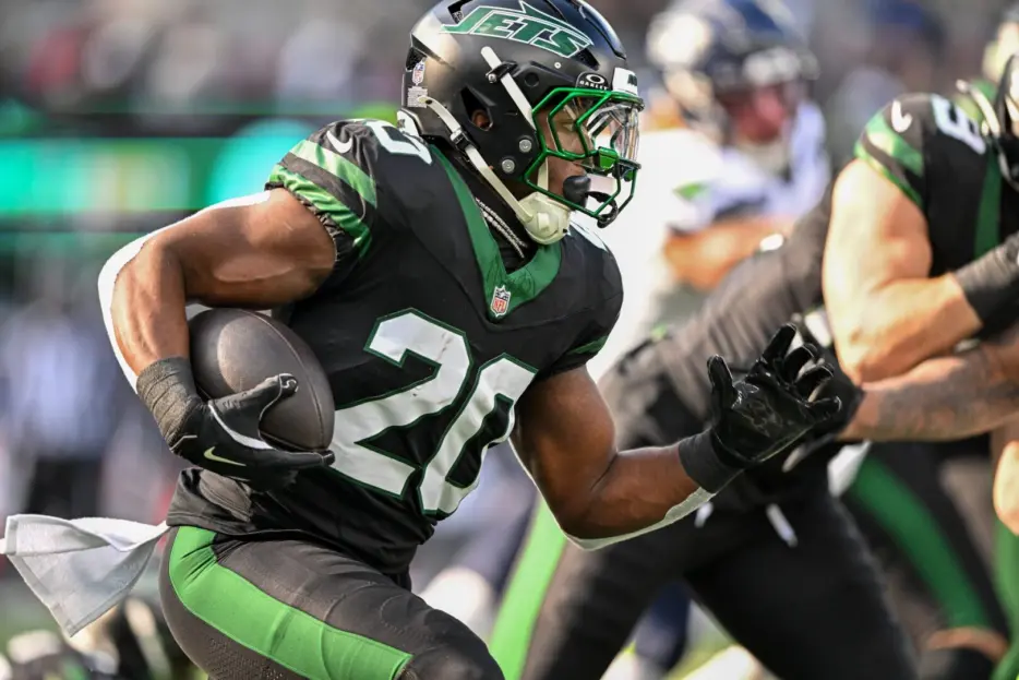 AFC Notes: Breece Hall, DJ Moore, Bills, Jets, Patriots